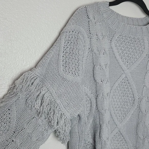 &merci Boho Sweater Cable Knit Bodice Fringe Sleeves Ribbed Hem Size Large Gray - Picture 7 of 11